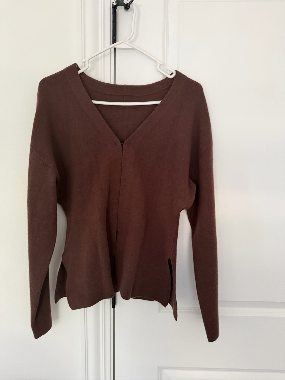 Amazon Women's V-Neck Long Sleeve Sweater - Chocolate Brown